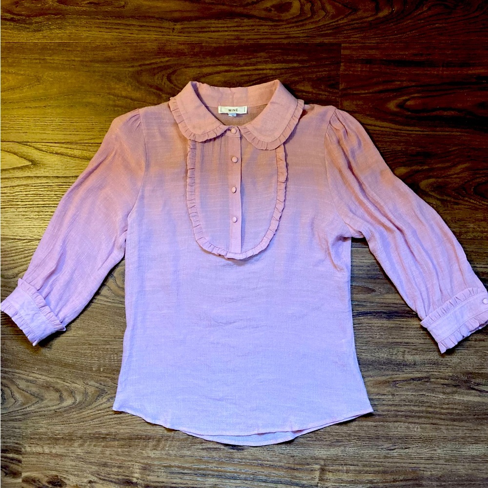 Mine size Medium dusty pink linen-like blouse.